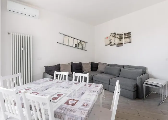 Charming Mazzini By Wonderful Italy * Bologna